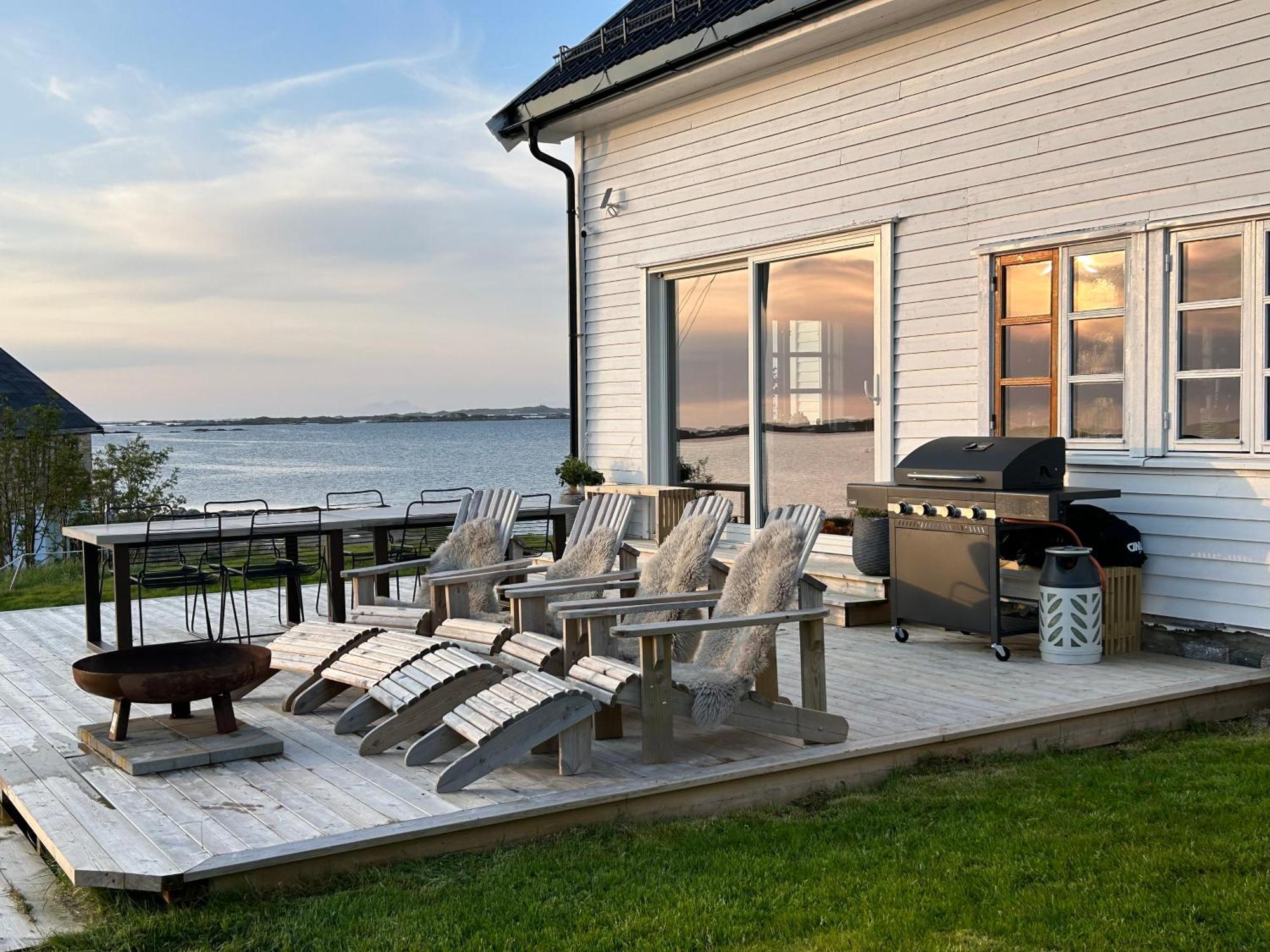Villa Borgvag - A Unique Seafront Villa In The Heart Of Lofoten Bostad Exterior foto